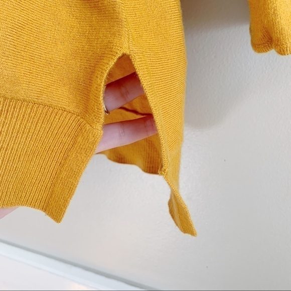 MICHAEL Michael Kors • Crewneck Pullover Knit Sweater in Mustard Yellow, Small - Picture 6 of 10